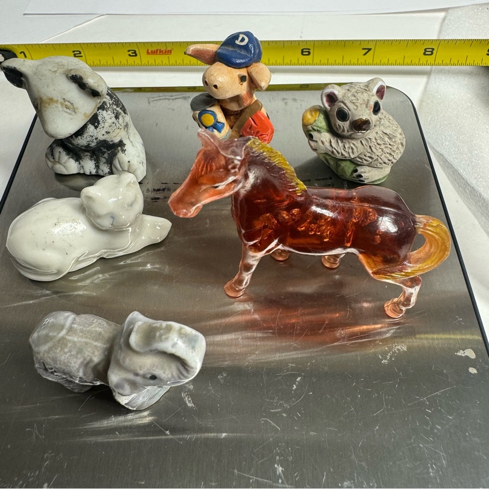Vinatge set of 6 mix of animal figurines. Most are ceramic figurines.